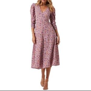 ASTR the LABEL Puff Sleeve Midi Dress in Purple Peach Floral